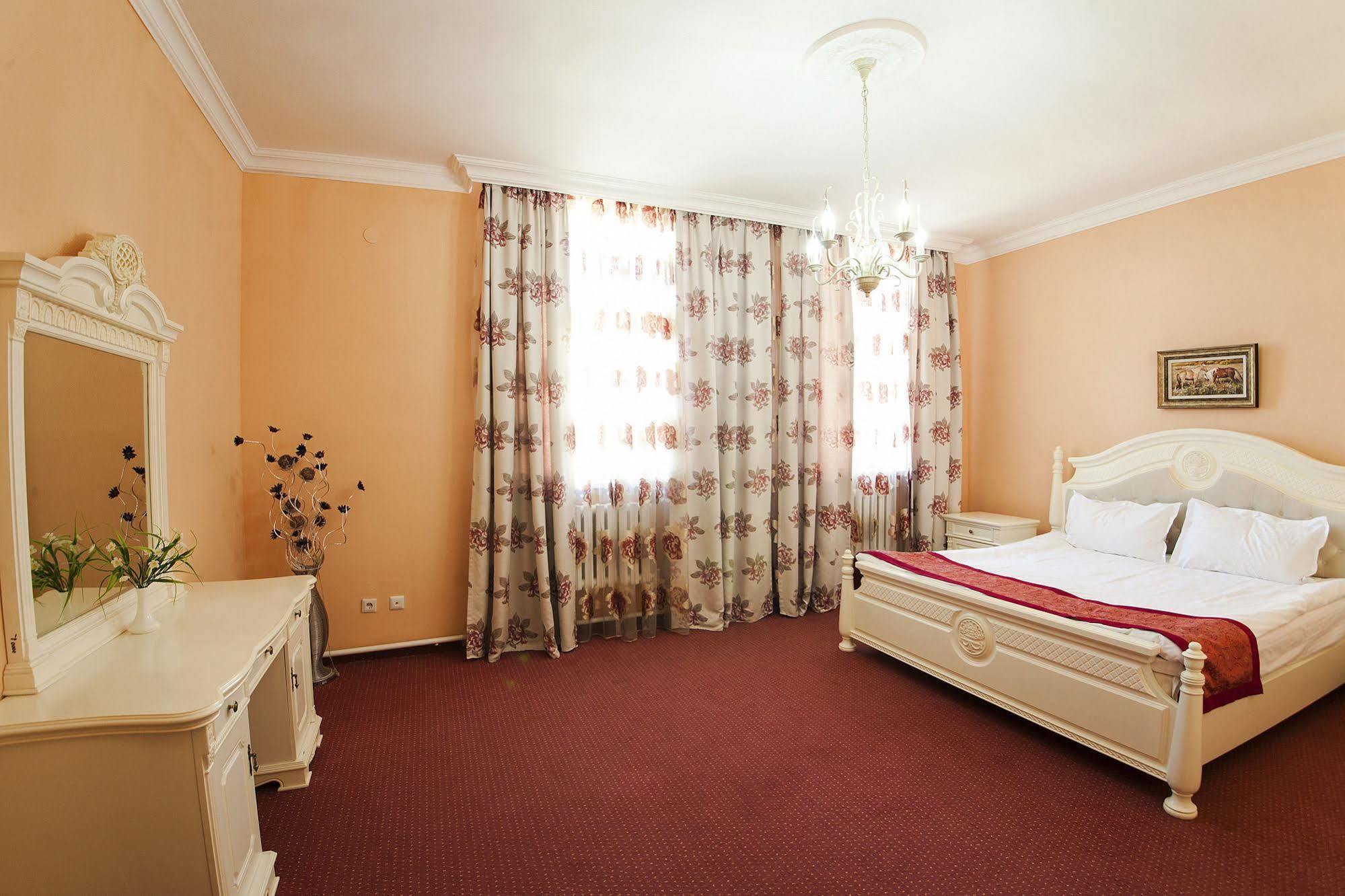 San Marino Hotel Astana ภายนอก รูปภาพ